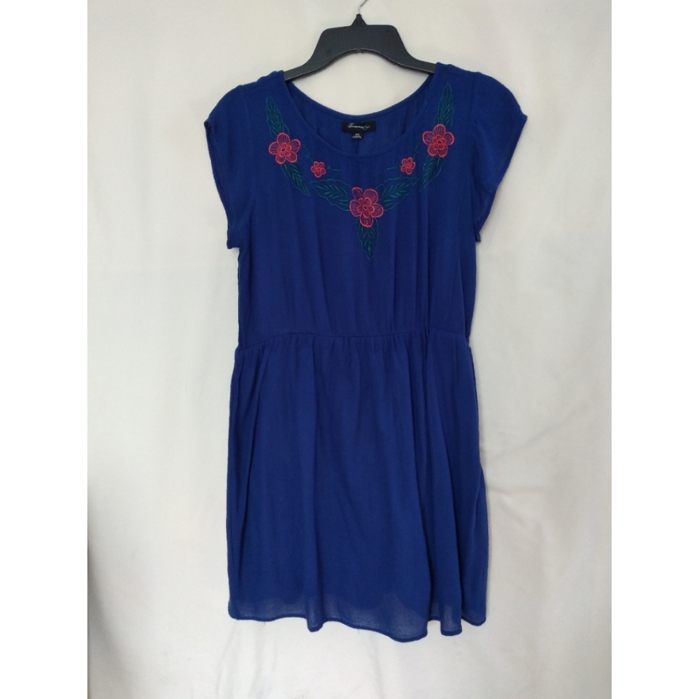 Forever 21 embroidered dress